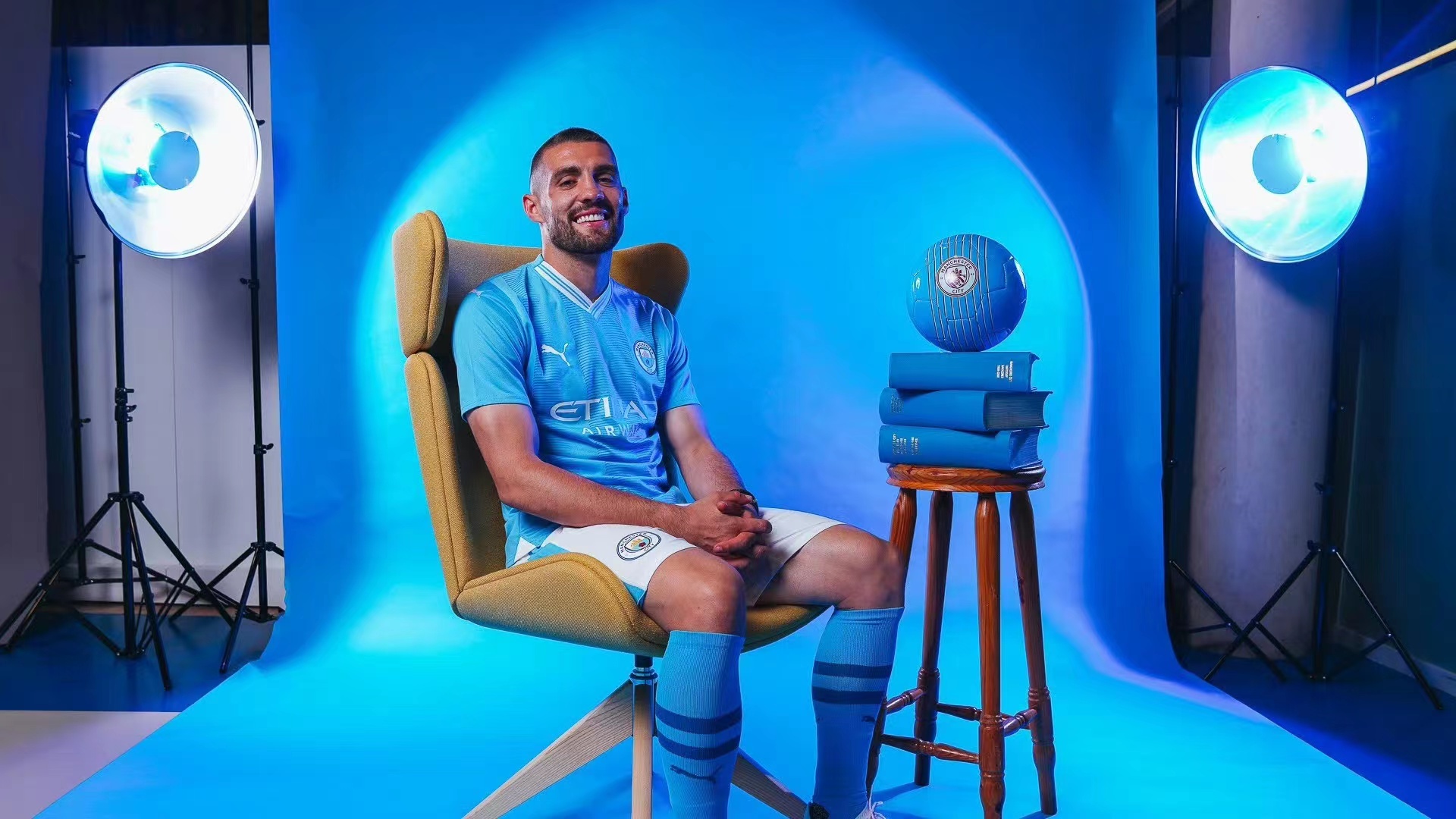 Manchester City's eerste ondertekening van Kovacic in de zomerperiode doet mee om Manchester City te helpen vechten